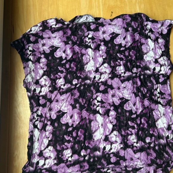 Ricki’s scoop neck tshirt! - Picture 2 of 3